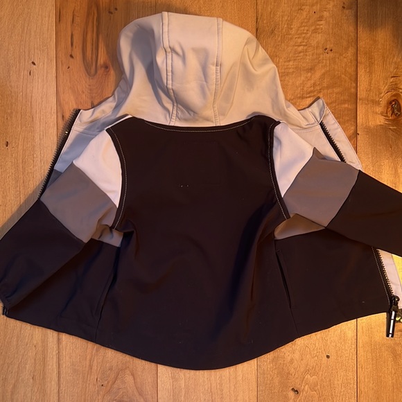 Cat & Jack 18M Spring jacket gently loved in good condition - Picture 5 of 5